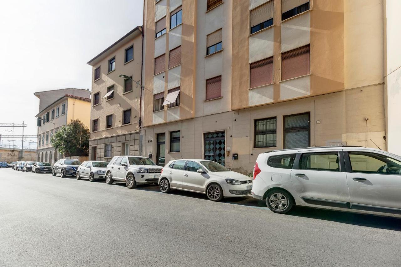 Khione Apartment By Mamo Firenze Bagian luar foto